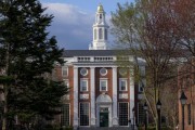 沙洋美国务院指示领事馆恢复处理哈佛大学国际学生签证